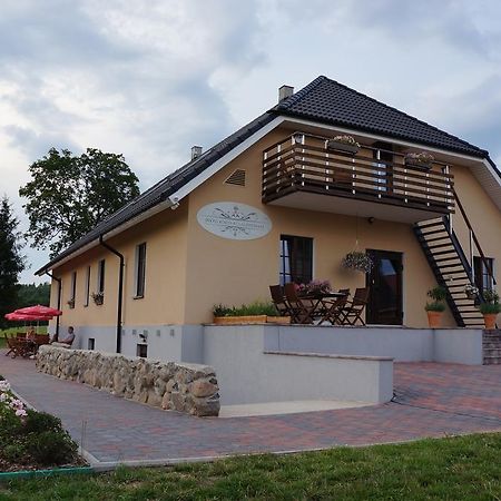 Poeoeni Tavern & Guesthouse Misso Zewnętrze zdjęcie