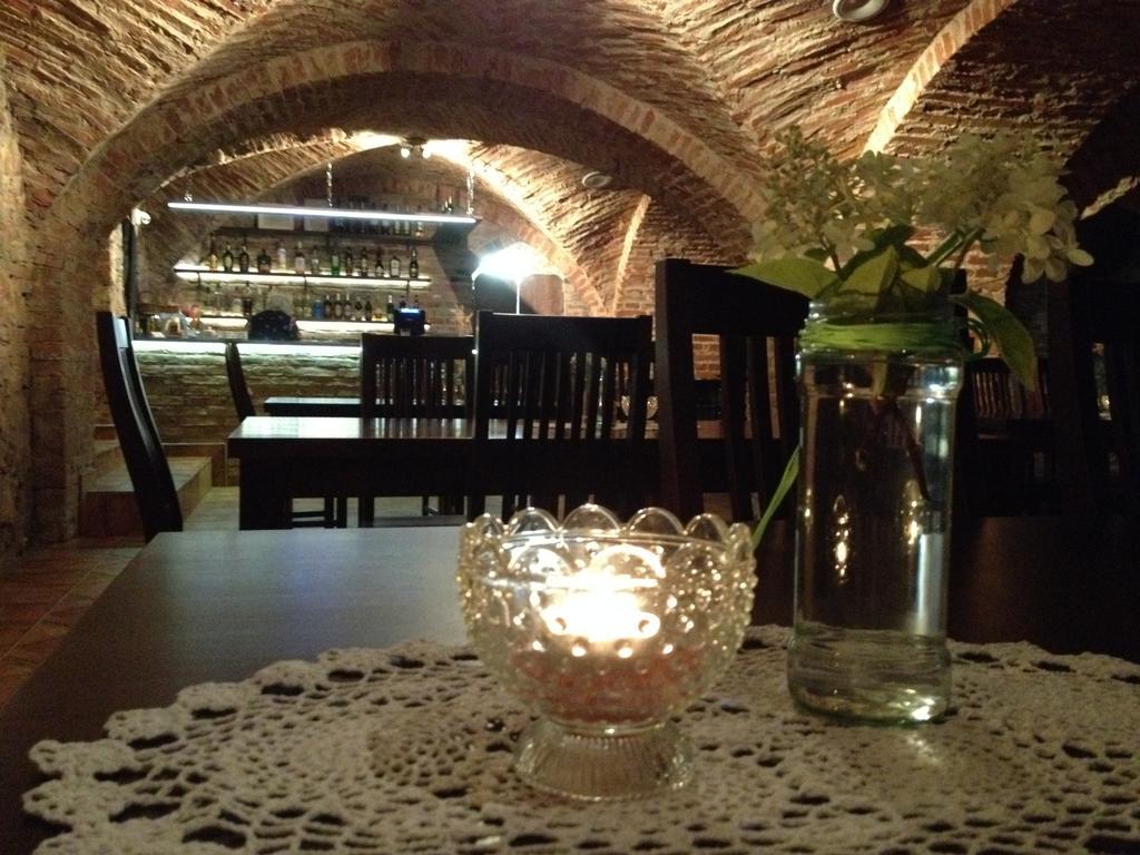 Poeoeni Tavern & Guesthouse Misso Zewnętrze zdjęcie