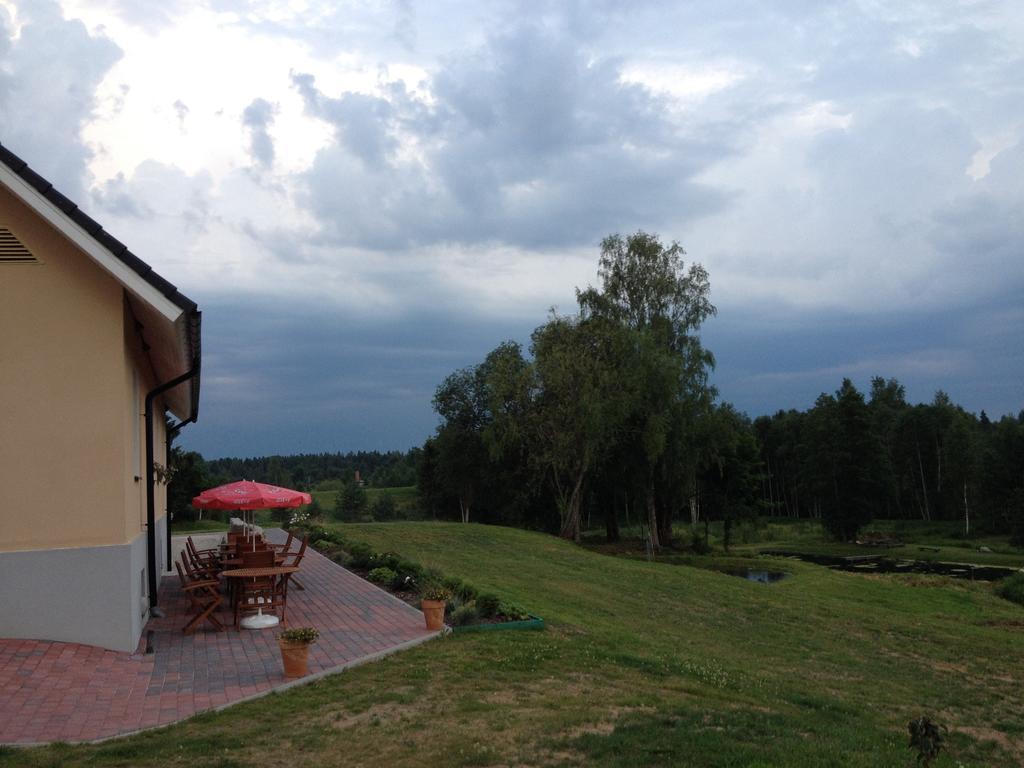 Poeoeni Tavern & Guesthouse Misso Zewnętrze zdjęcie
