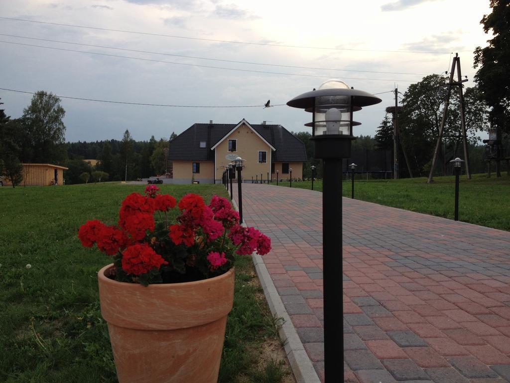 Poeoeni Tavern & Guesthouse Misso Zewnętrze zdjęcie