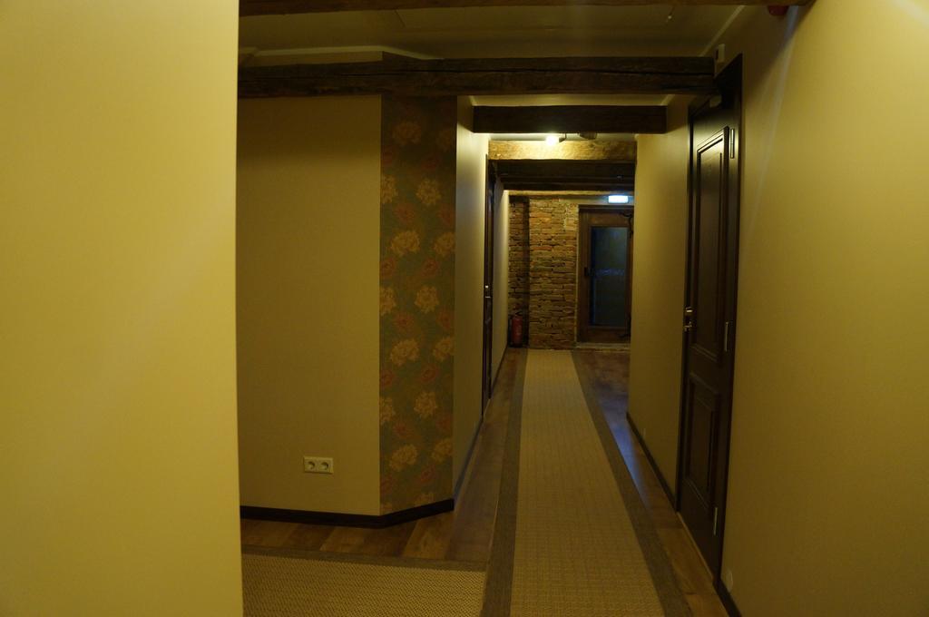 Poeoeni Tavern & Guesthouse Misso Zewnętrze zdjęcie