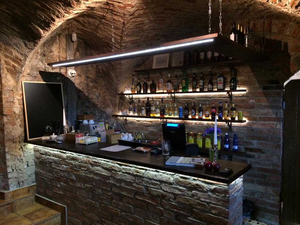 Poeoeni Tavern & Guesthouse Misso Zewnętrze zdjęcie