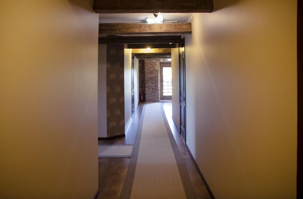 Poeoeni Tavern & Guesthouse Misso Zewnętrze zdjęcie