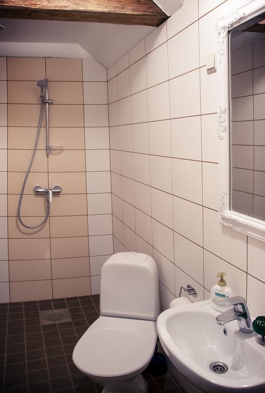 Poeoeni Tavern & Guesthouse Misso Zewnętrze zdjęcie