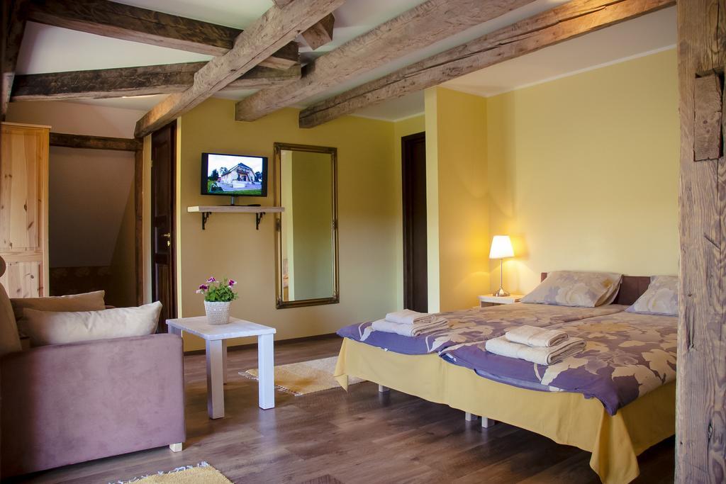 Poeoeni Tavern & Guesthouse Misso Zewnętrze zdjęcie